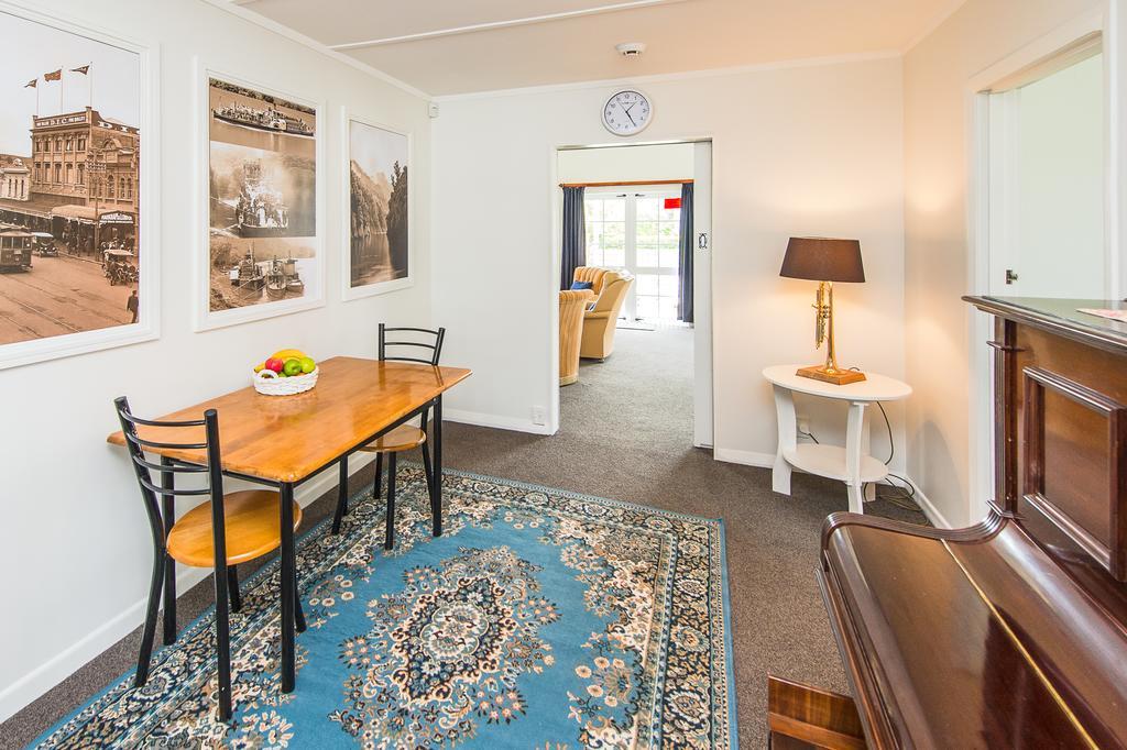 Charmae Guest House Уонгануи Экстерьер фото