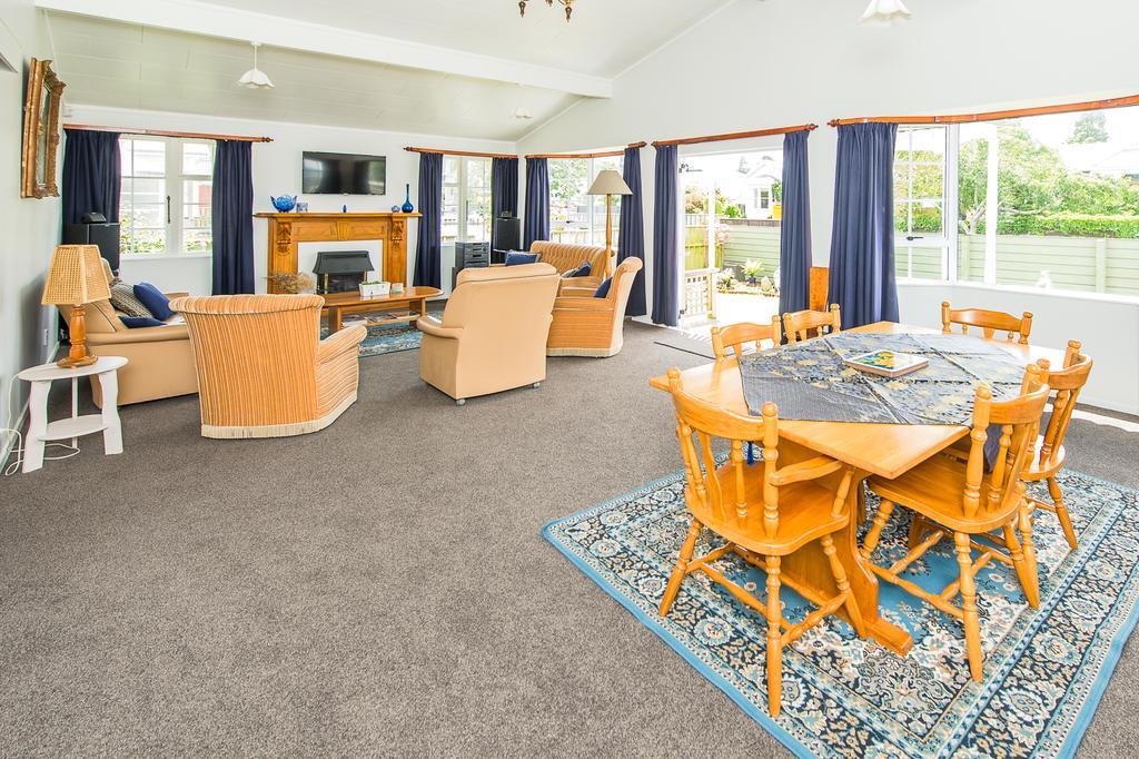 Charmae Guest House Уонгануи Экстерьер фото